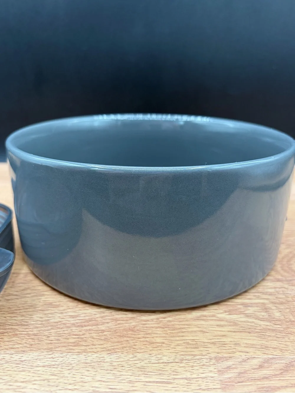 2018 Pampered Chef Quick Cooker With Stretch Silicon Vented Lid Gray Ceramic